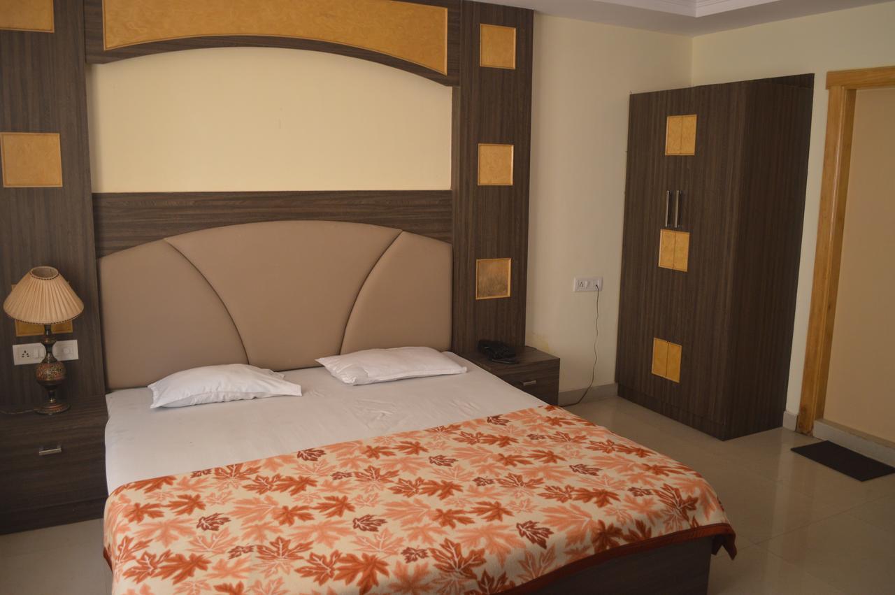 Hotel City Palace Brahmapur Стая снимка