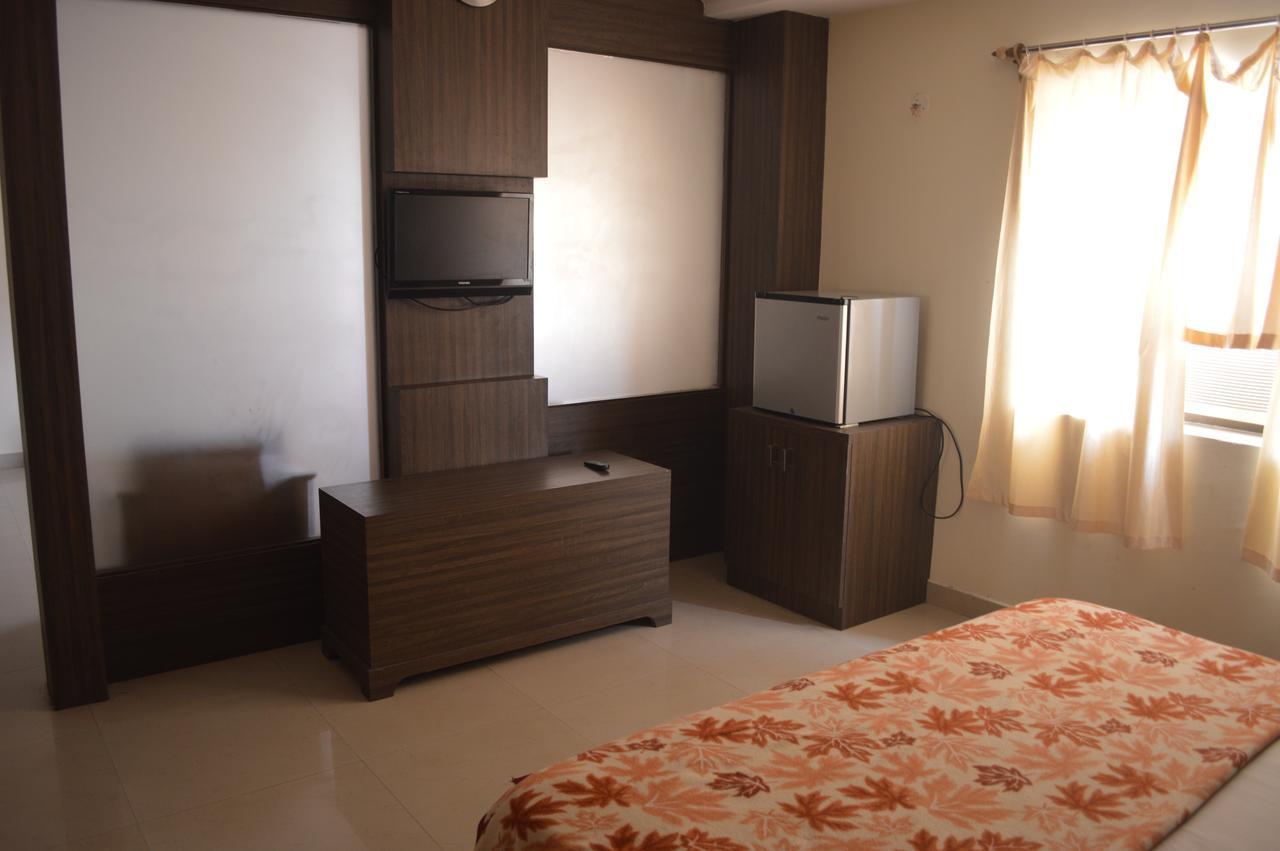 Hotel City Palace Brahmapur Стая снимка