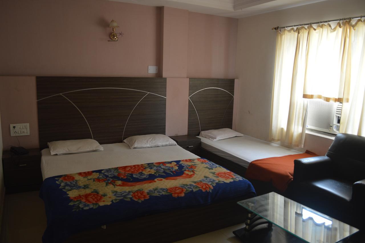 Hotel City Palace Brahmapur Стая снимка