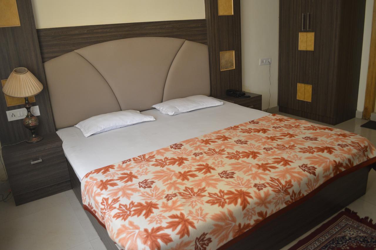Hotel City Palace Brahmapur Екстериор снимка